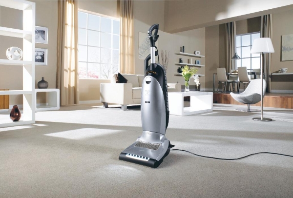  Vacuum cleaner with bag
