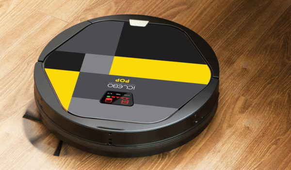  Vacuum cleaner iClebo Pop in work