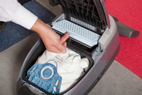  Vacuum cleaner bag