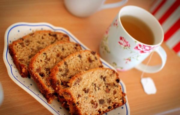  Bread with candied fruits