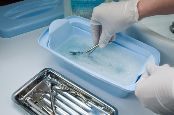  Disinfection of manicure instruments