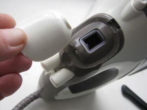  Removing the water dispenser cover