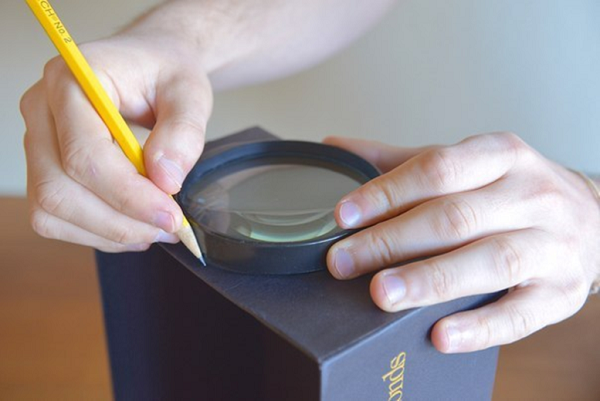  Draw a magnifying glass