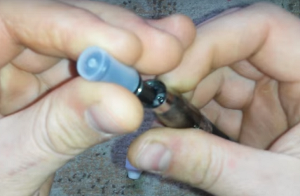  Unscrew the mouthpiece
