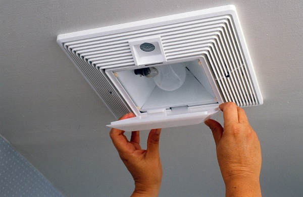  Fan with motion sensor