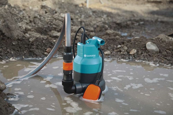  Drainage pump