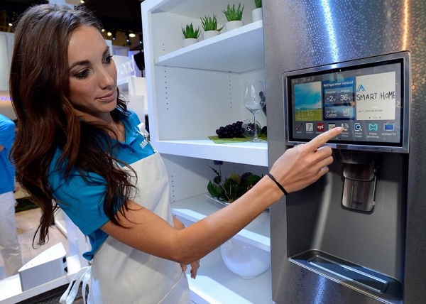  Refrigerator with Internet access