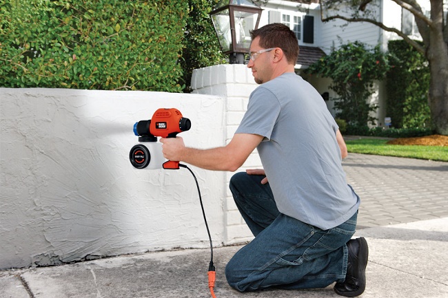  Paint the fence spray gun