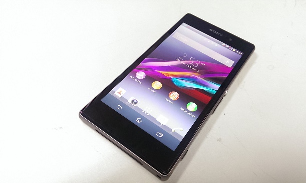  Sony Xperia z1 smartphone